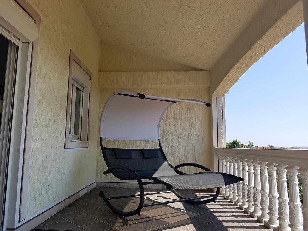 נין Elizabeta Apartments מראה חיצוני תמונה