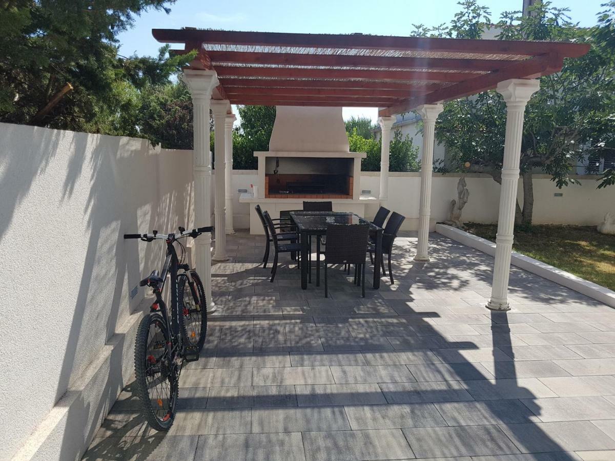 נין Elizabeta Apartments מראה חיצוני תמונה