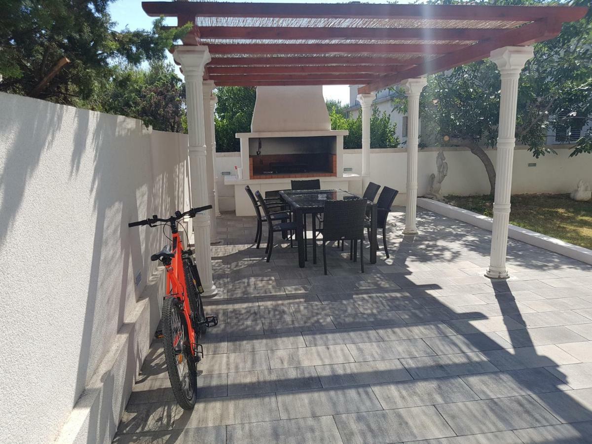 נין Elizabeta Apartments מראה חיצוני תמונה