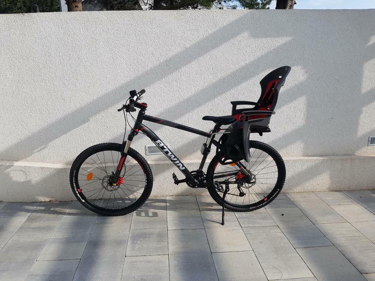 נין Elizabeta Apartments מראה חיצוני תמונה