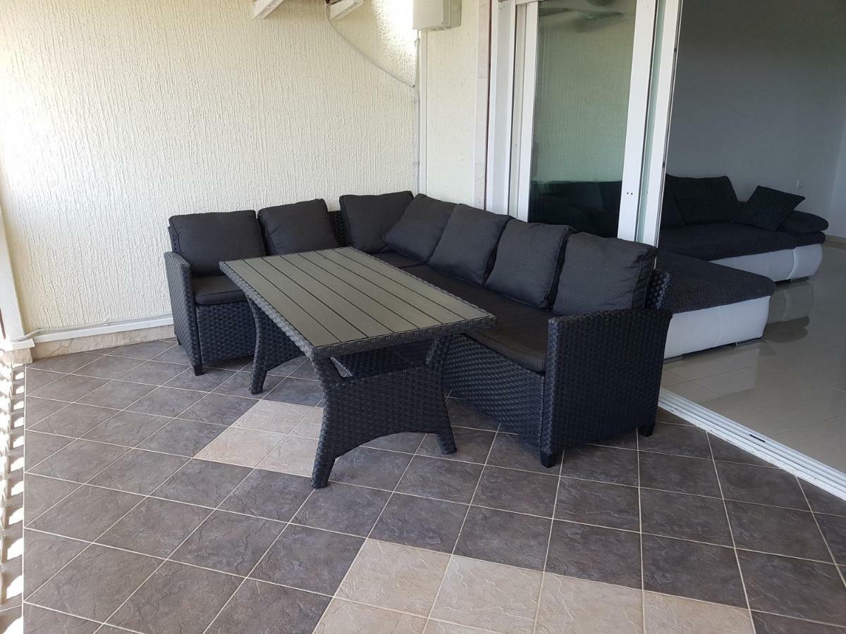 נין Elizabeta Apartments מראה חיצוני תמונה