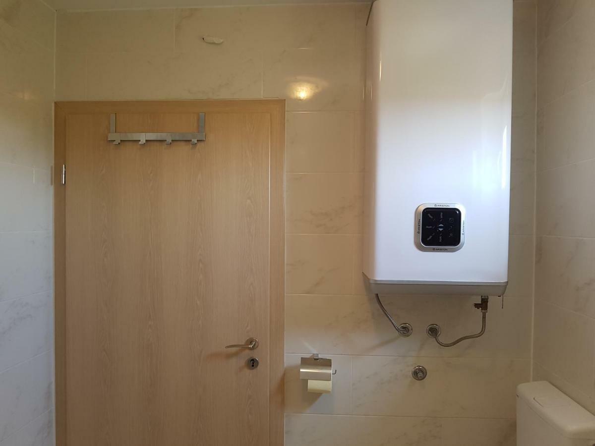 נין Elizabeta Apartments מראה חיצוני תמונה