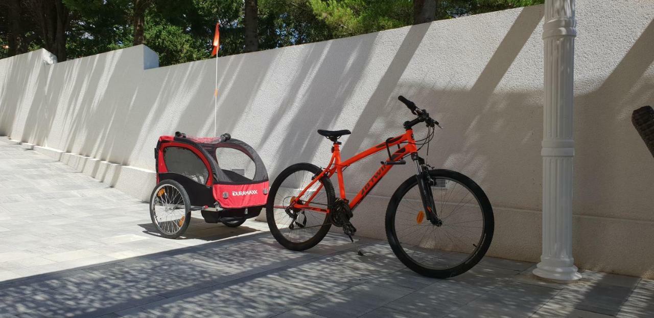 נין Elizabeta Apartments מראה חיצוני תמונה